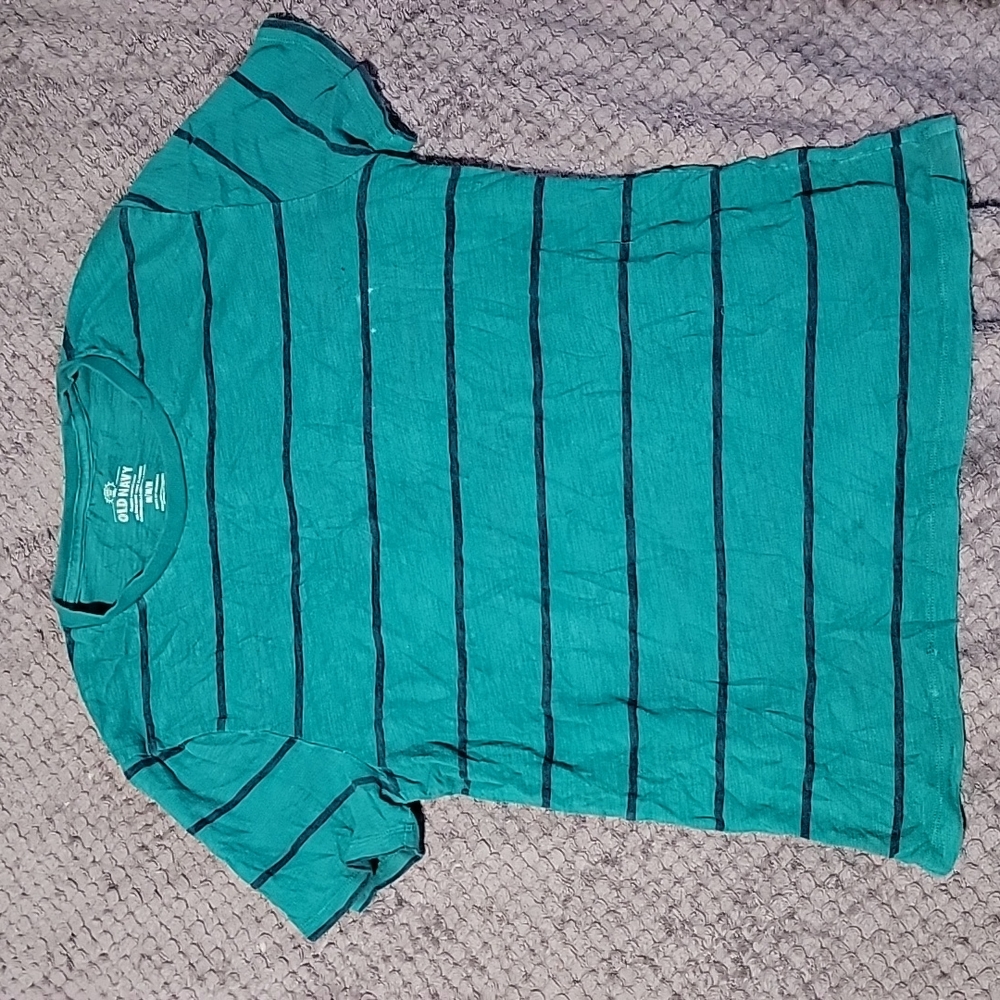 Old navy t shirt